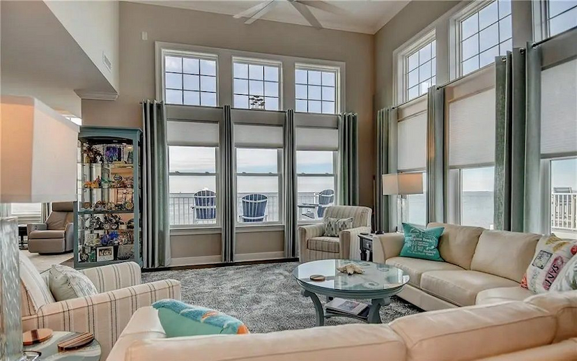 LUXURY PENTHOUSE VIEWS