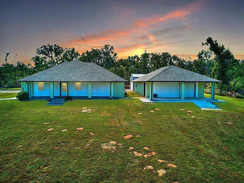 4 BURTON DR