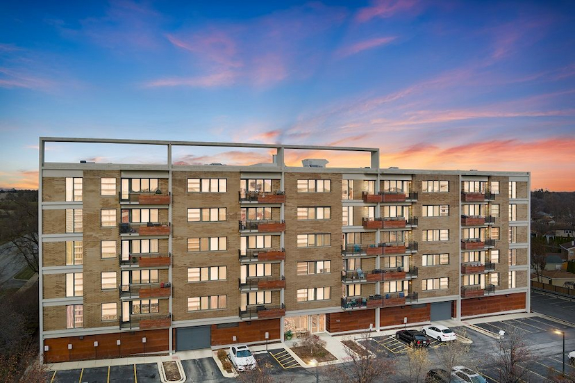 1905 S WOLF RD APT 410