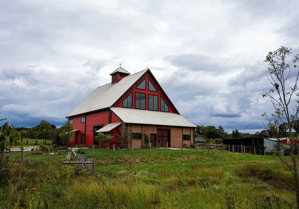 LUXURIOUS BARNDOMINIUM ESTATE