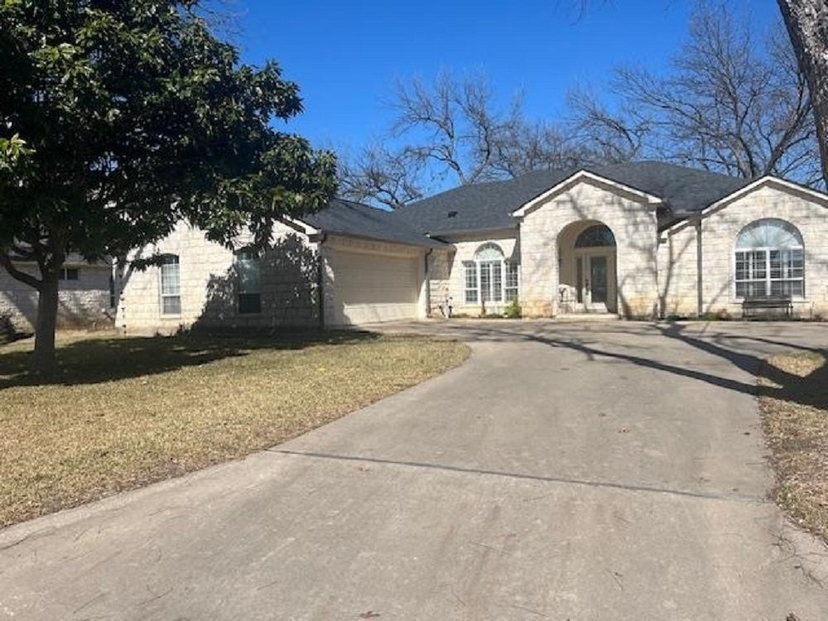 310 MEADOWLAKES DRIVE