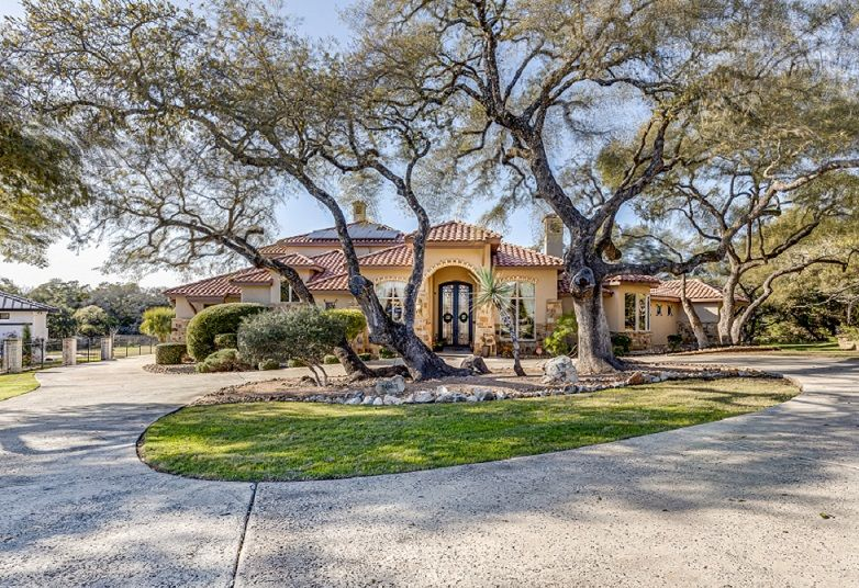 ARCHITECTURAL MASTERPIECE ON 2.34 ACRES