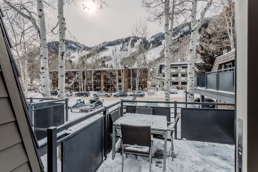 PRIME ASPEN TOWNHOME – WALK TO GONDOLA & LIFT 1A