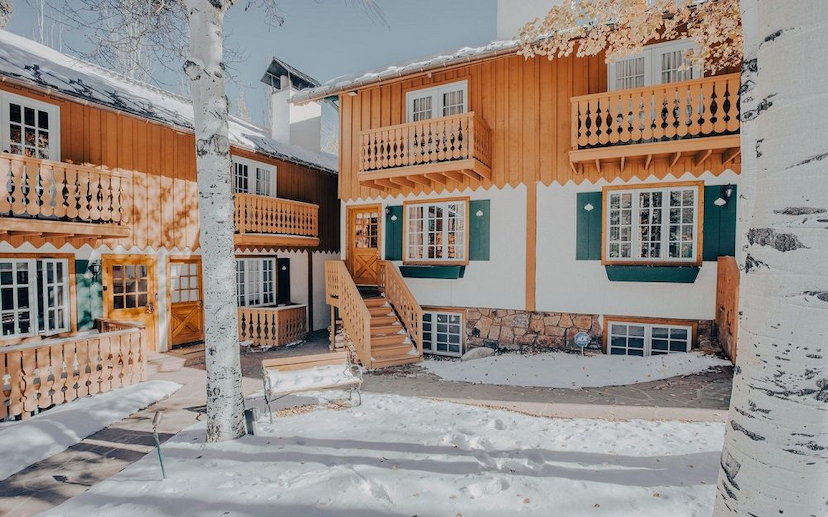 LUXURY 3-BEDROOM TOWNHOME