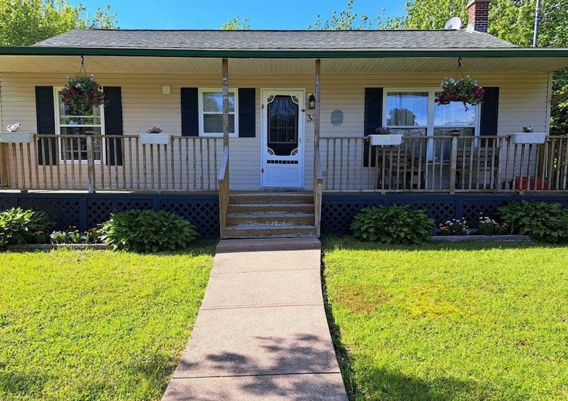 33 EARL CT