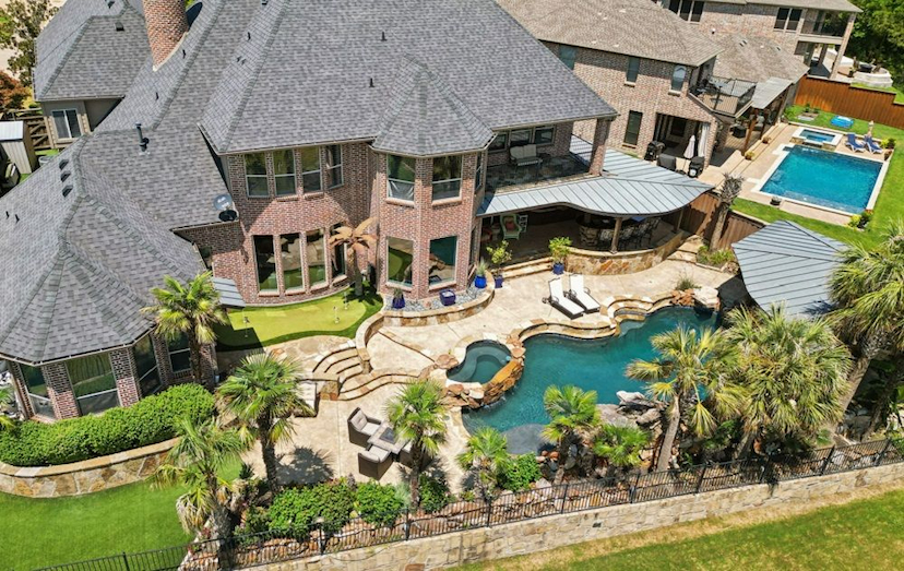 EXQUISITE LUXURY LIVING!