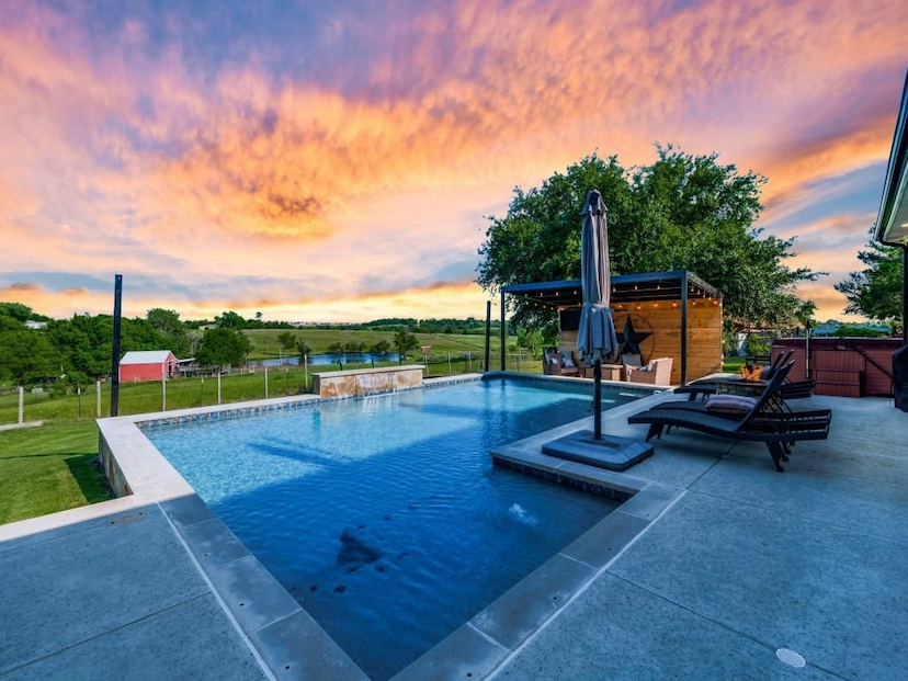 SERENE 10+ ACRES RANCH RETREAT