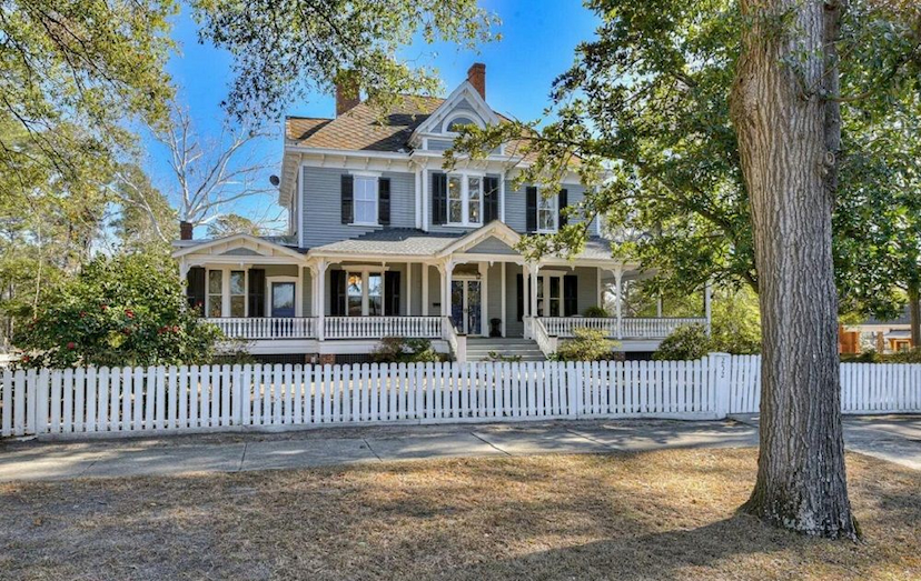 252 NW Laurens St