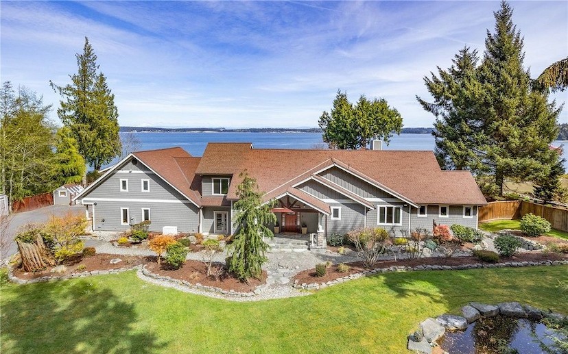 STUNNING WATERFRONT ESTATE