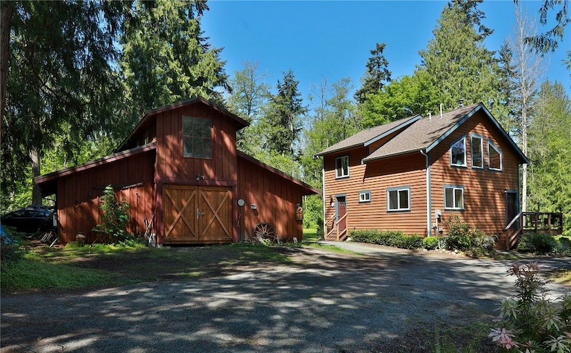 1940 CATTAIL LN