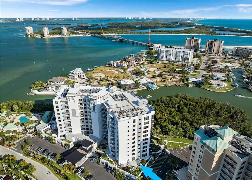 4142 BAY BEACH LANE #206