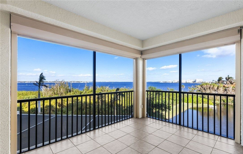 11600 COURT OF PALMS 206