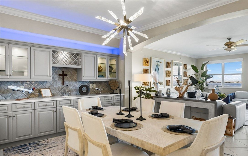 11600 COURT OF PALMS 304