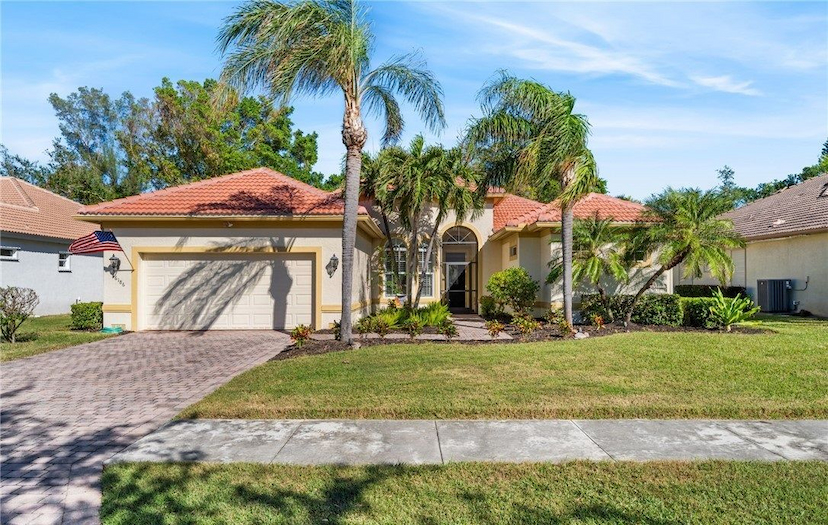 16186 COCO HAMMOCK WAY