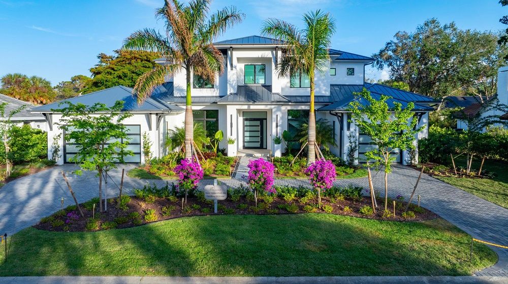 805 Knoll Wood Court