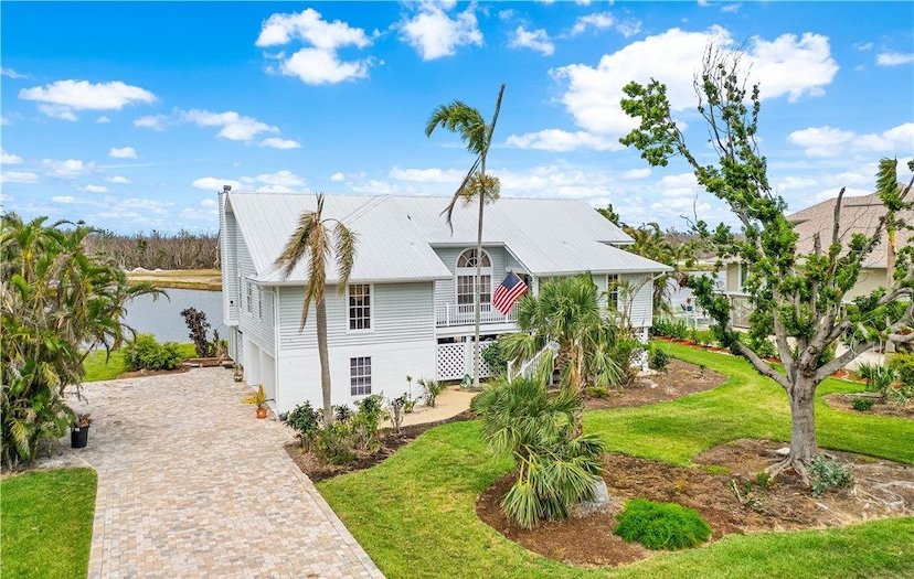 1558 SAND CASTLE ROAD