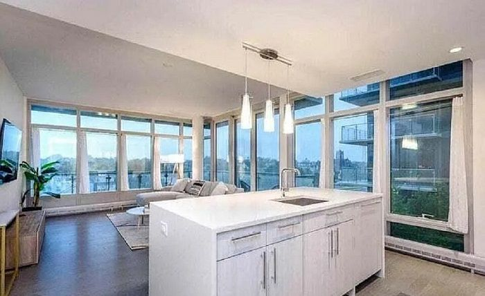 15 MORRIS AVENUE UNIT 301