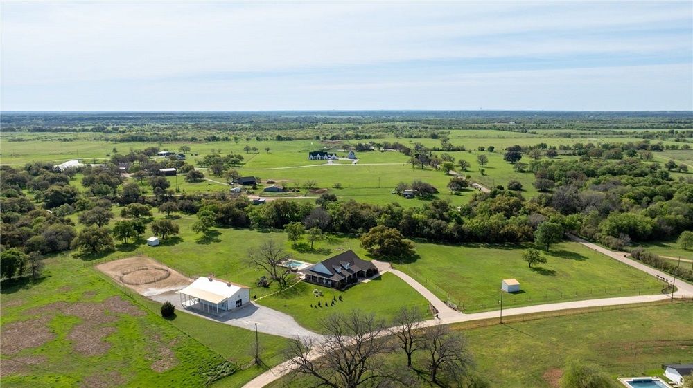A PRESTIGIOUS COUNTRY ESTATE