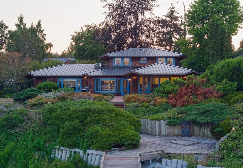 470 FRIDAY AVENUE