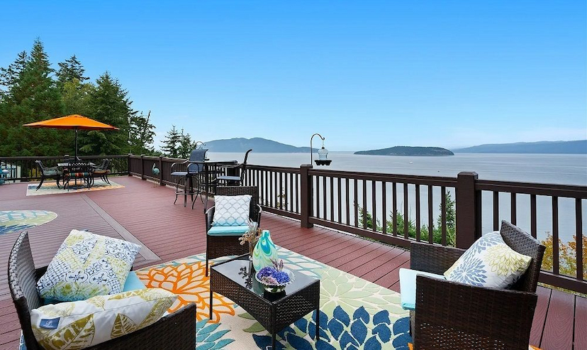 EXPERIENCE THE PINNACLE OF COASTAL LIVING