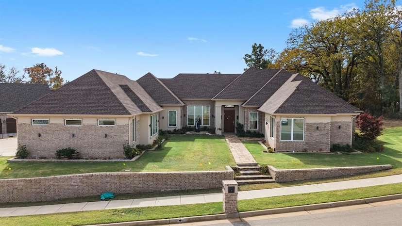 MODERN ELEGANCE IN THE CROSSING