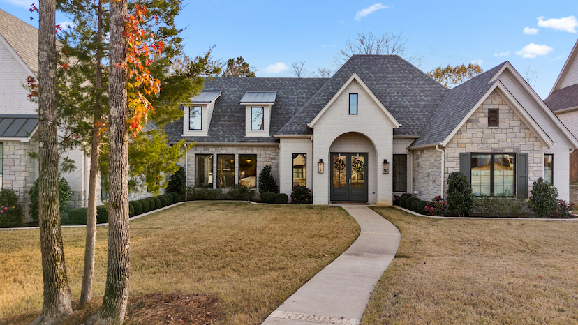 DREAM HOME IN THE BROOKS