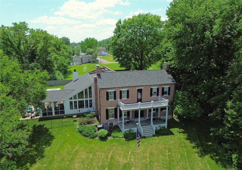 401 E MAIN ST