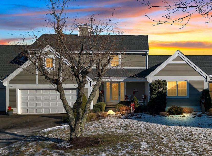 LUXURY LEGEND HILL LIVING