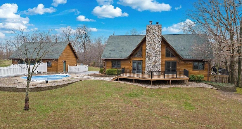 7467 Walshville Trl