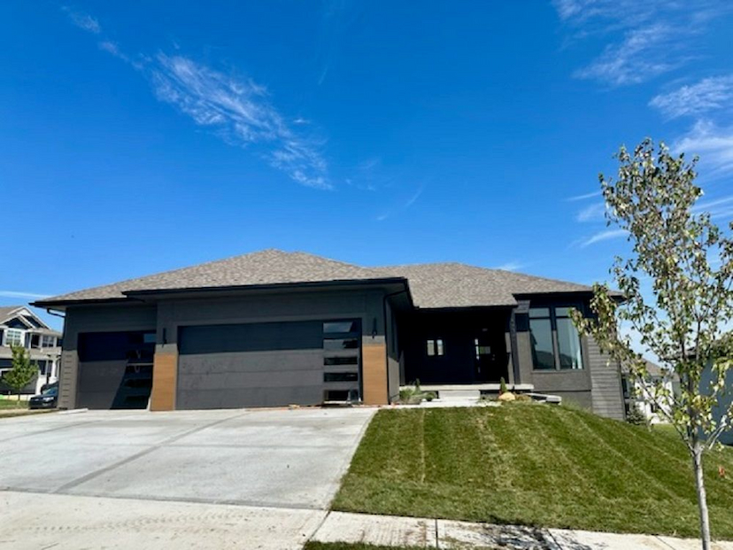 THE JACOBSEN REVERSE 1.5 STORY BY DOYLE CONSTRUCTION
