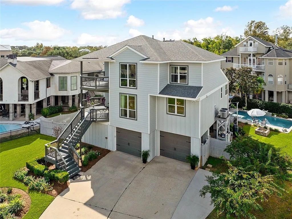 CHARMING OLDE TOWNE MADISONVILLE HOME