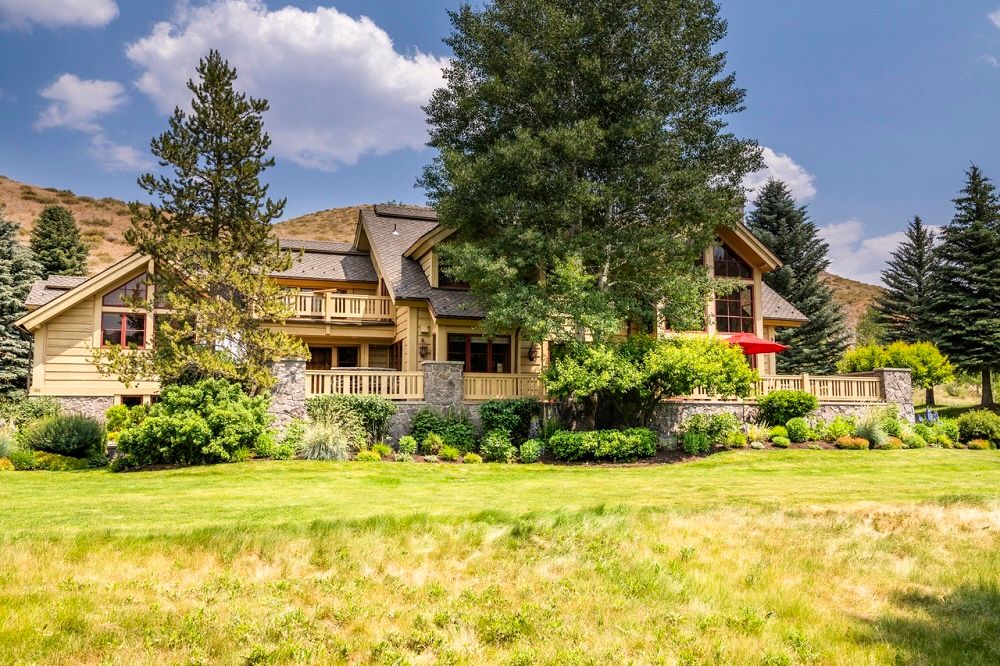PRIVATE MOUNTAIN RETREAT