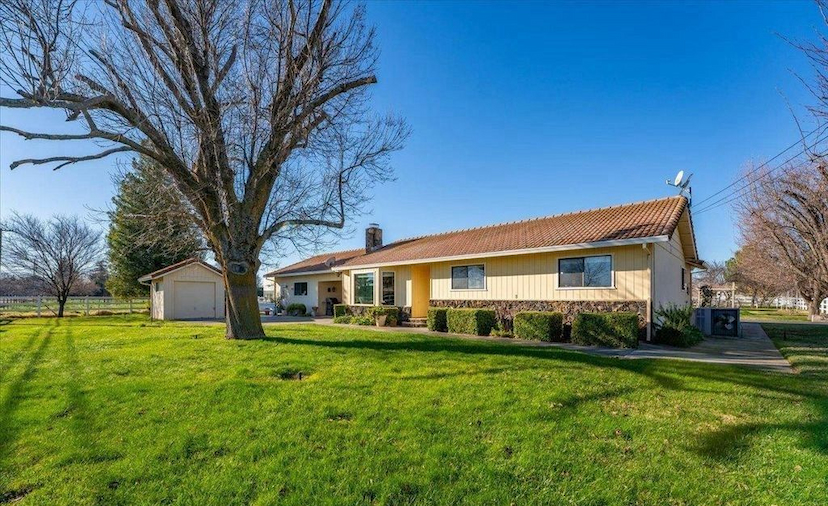 CHARMING COUNTRY RETREAT IN RED BLUFF, CA
