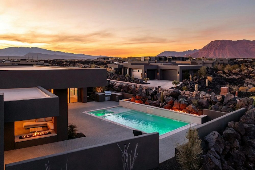 STUNNING NEW ENTRADA HOME WITH PRIVATE POOL
