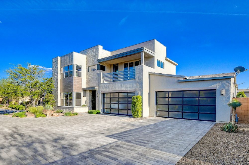 ULTIMATE UPSCALE LIVING