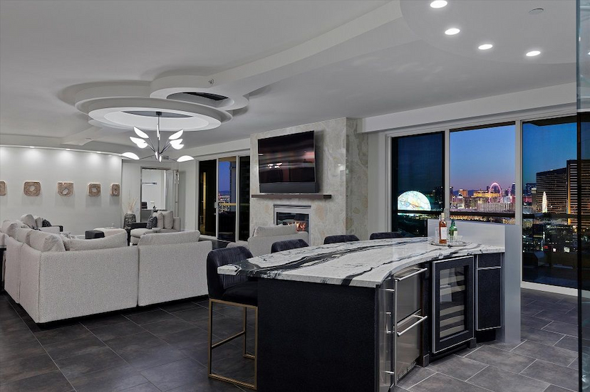 2747 PARADISE ROAD UNIT 3101