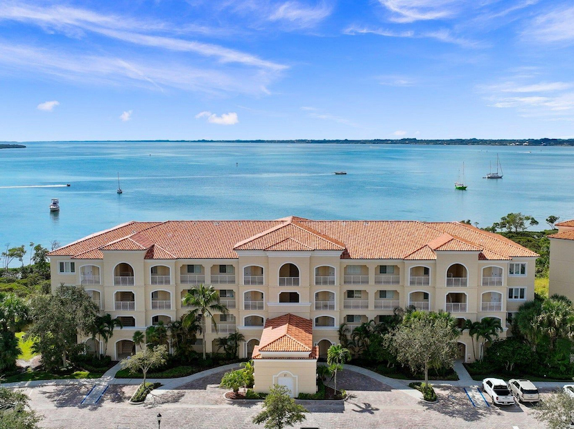 HARBOUR ISLE SOUTH HUTCHINSON ISLAND