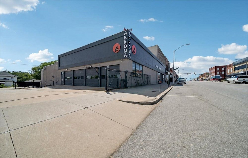 PRIME COMMERCIAL SPACE