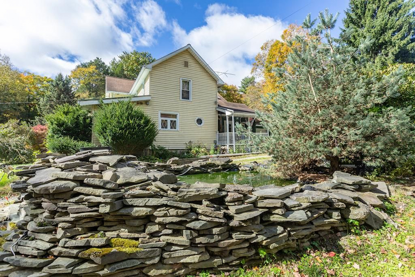 79 SKYLINE DR