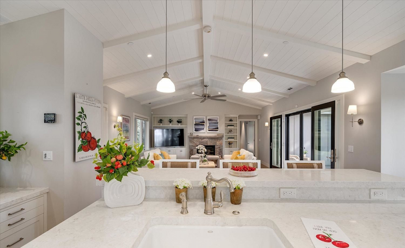 MODERN FARMHOUSE COMPOUND