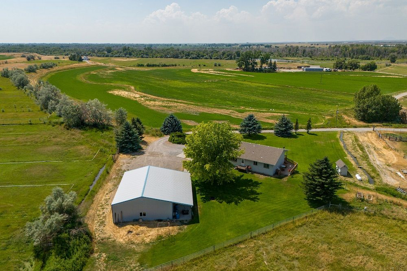 A MUST-SEE HOME
