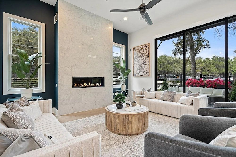 LUXUARY MEETS CONVENIENCE