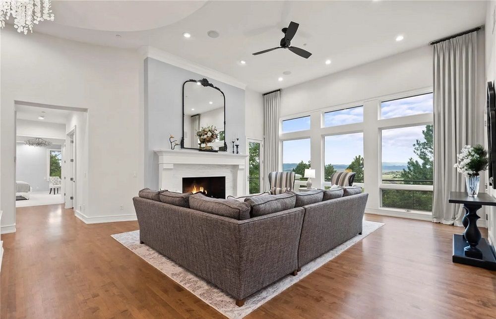 LUXURY LIVING IN CASTLE PINES