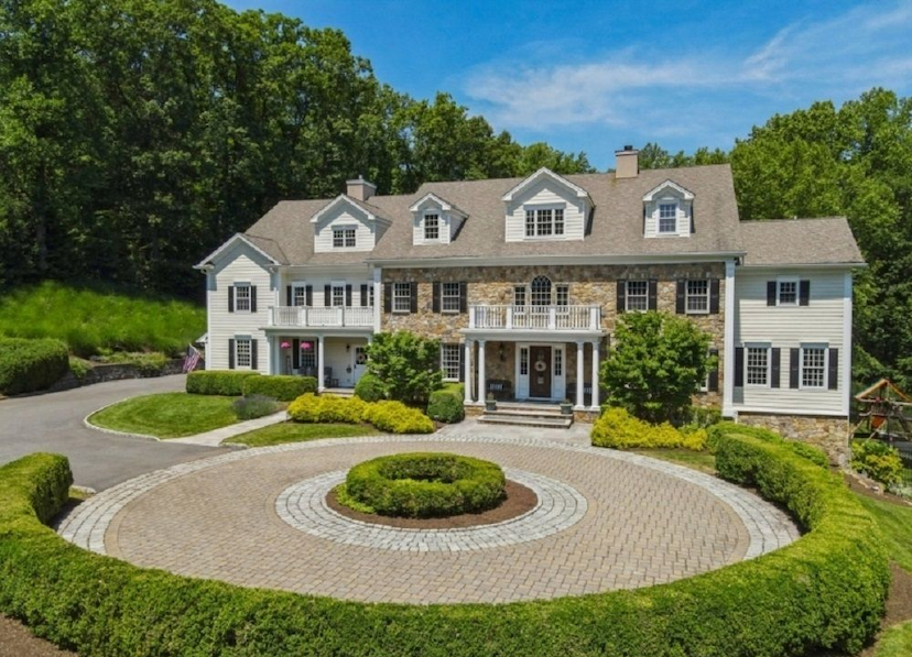 ELEGANT ESTATE, PRIME LOCATION