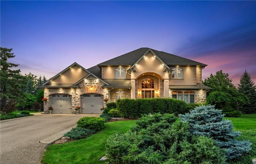 LUXURIOUS EXECUTIVE ESTATE