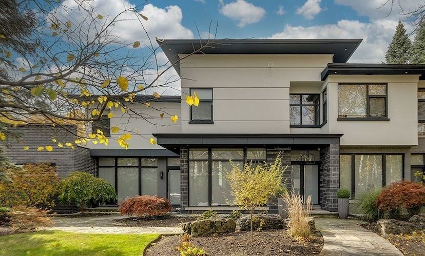 136 AVONDALE CT
