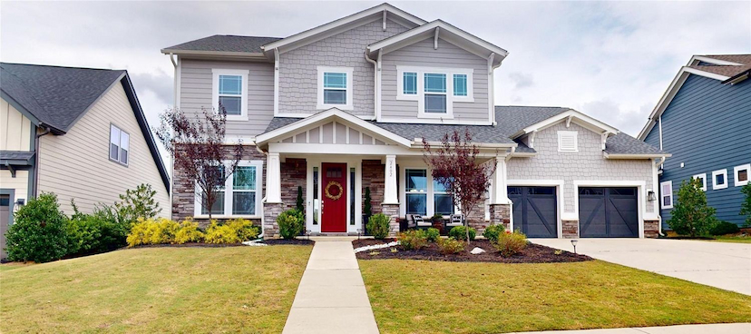 LUXURIOUS LIVING AWAITS IN PADDLERS COVE