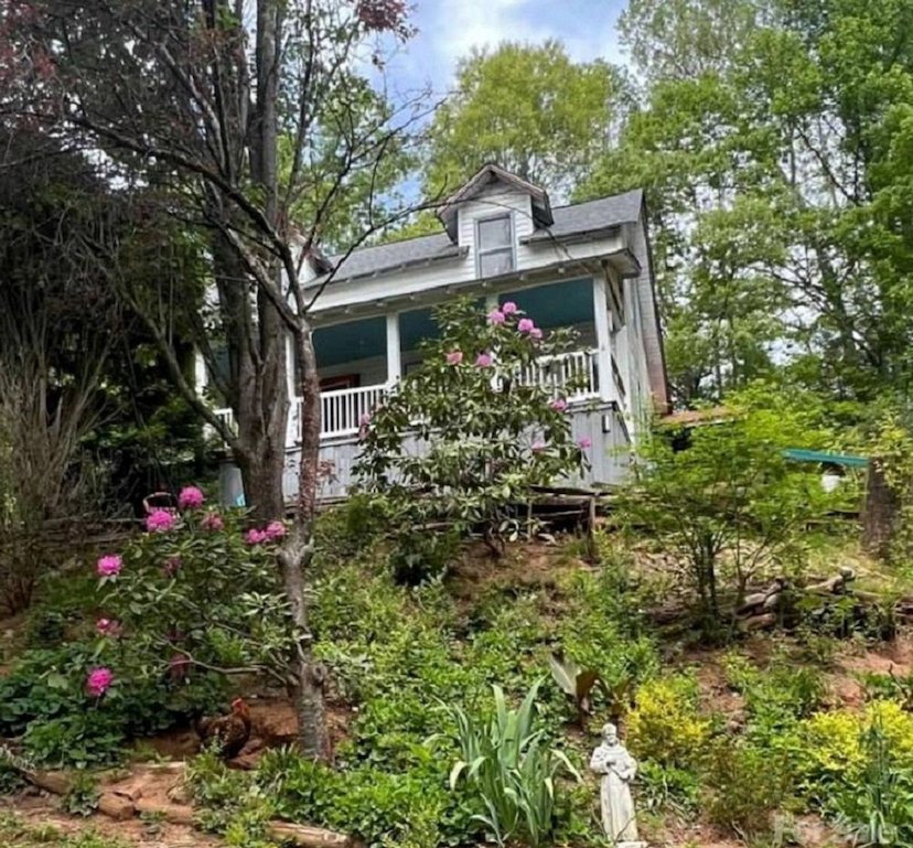 29 REGAL AVE