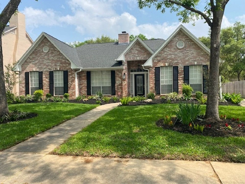 3018 E ELM CIR