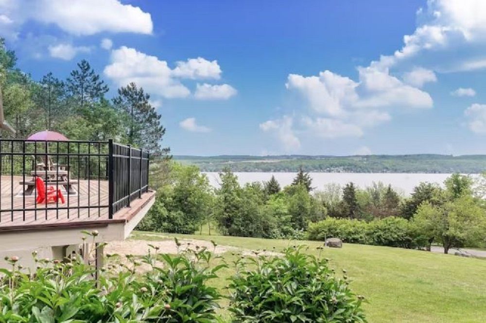 Stunning Canandaigua Lakeview Lodge